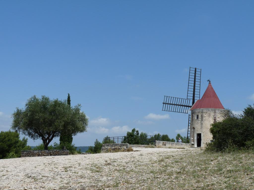 Entre Nimes Et Arles Villa Bellegarde  Exteriör bild