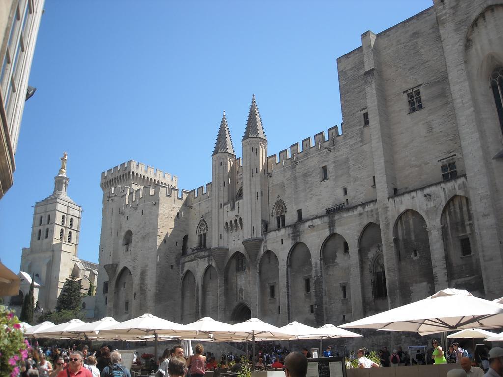 Entre Nimes Et Arles Villa Bellegarde  Exteriör bild